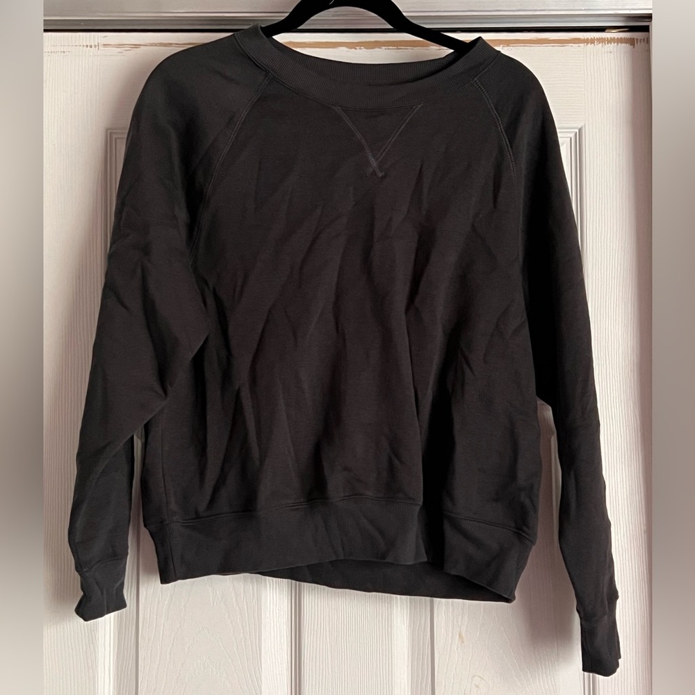 Dark gray Old Navy crewneck